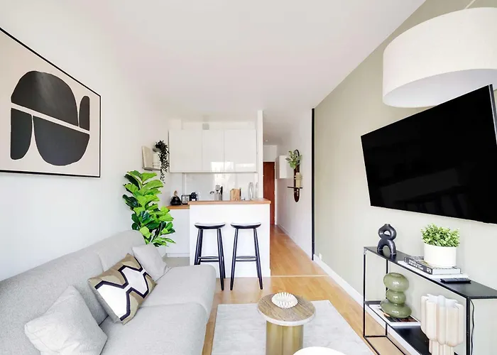 Apartament Cozy 2p - 16th Paris, Near Eiffel Tower Paryż